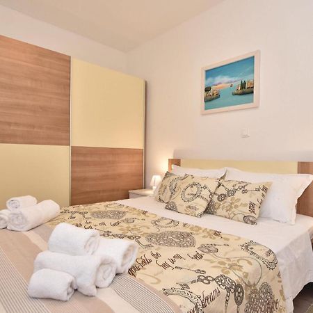 Lovely Home In Split With Jacuzzi Екстер'єр фото