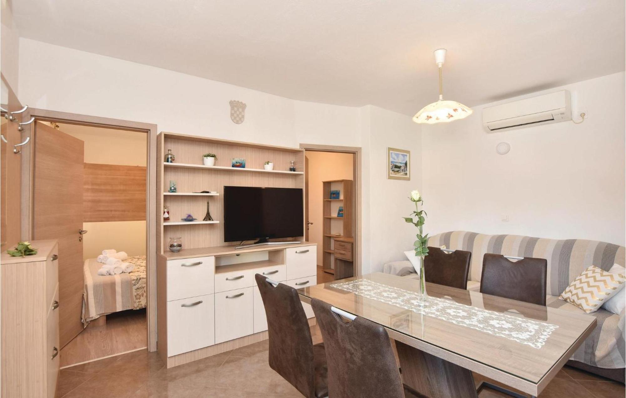 Lovely Home In Split With Jacuzzi Екстер'єр фото
