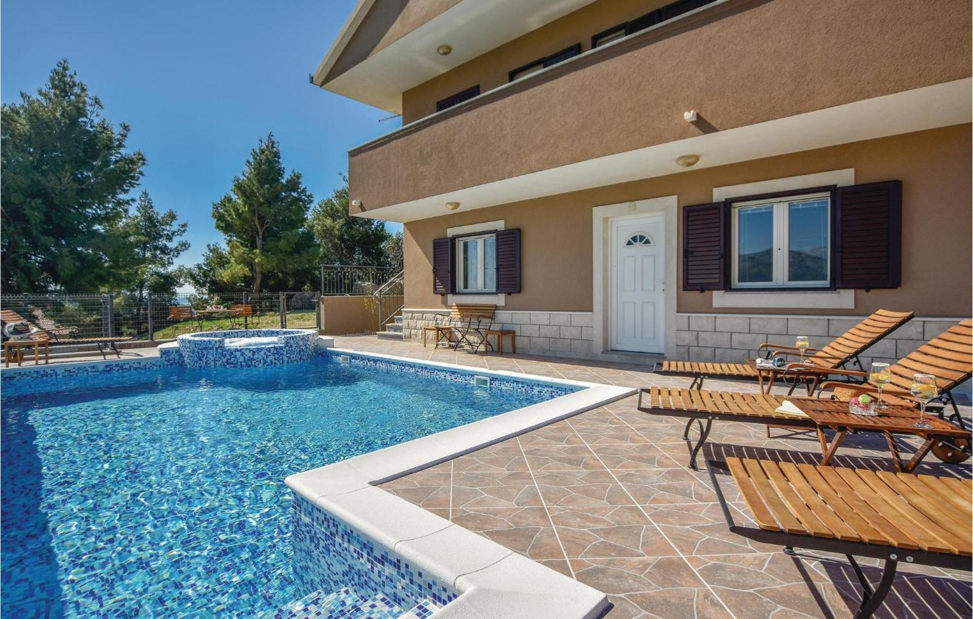 Lovely Home In Split With Jacuzzi Екстер'єр фото