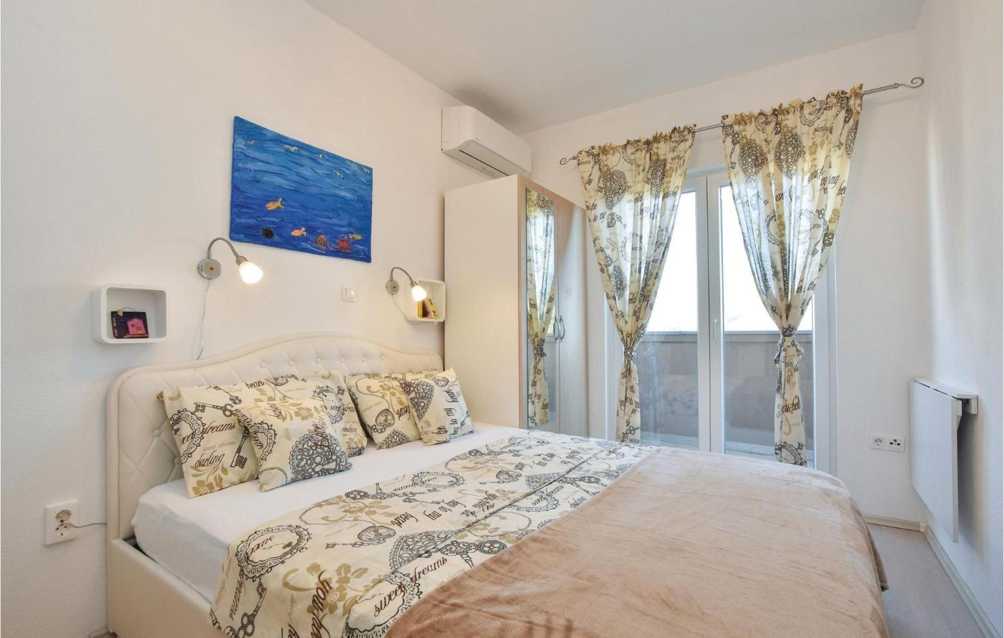 Lovely Home In Split With Jacuzzi Екстер'єр фото