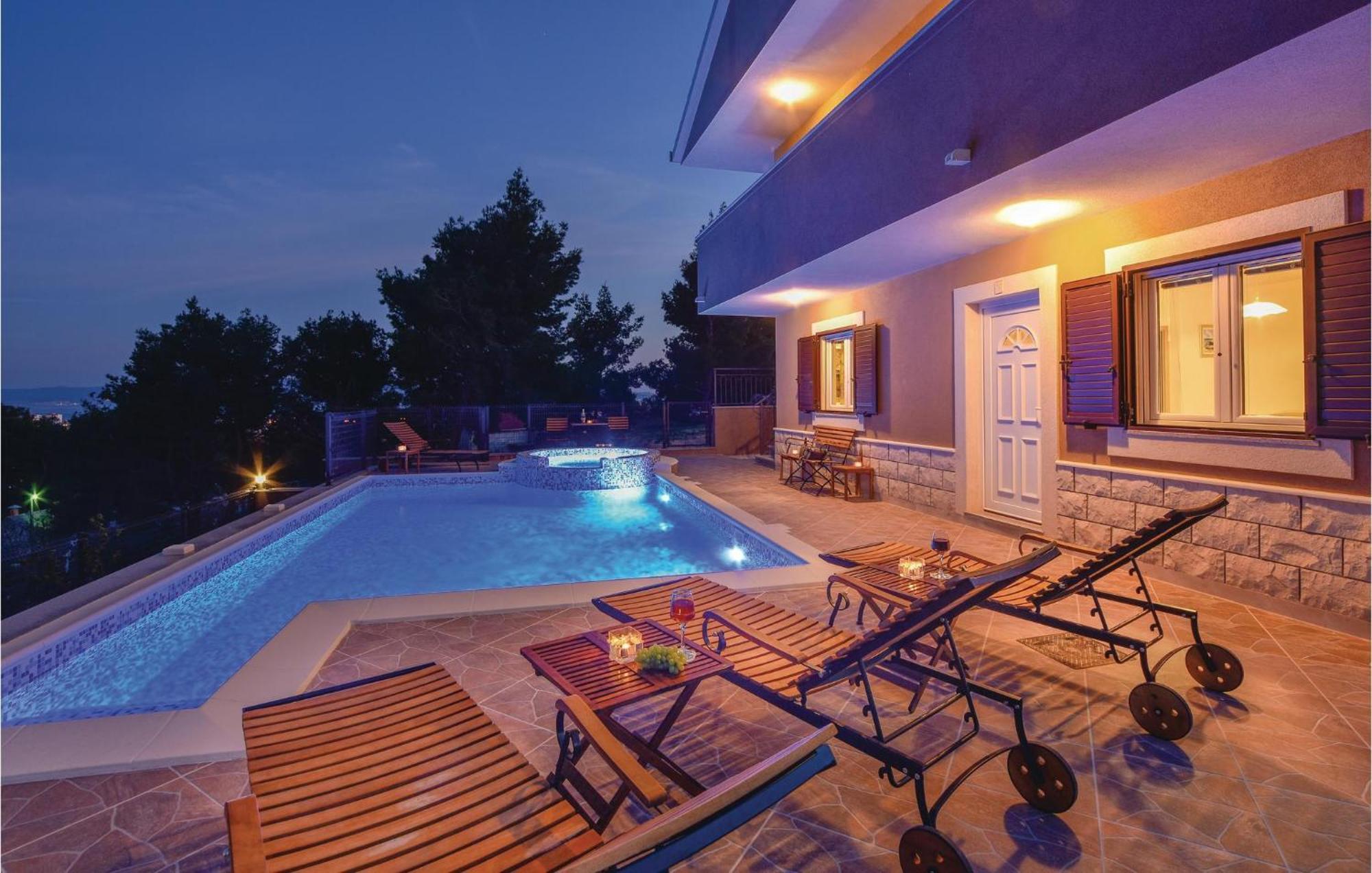 Lovely Home In Split With Jacuzzi Екстер'єр фото