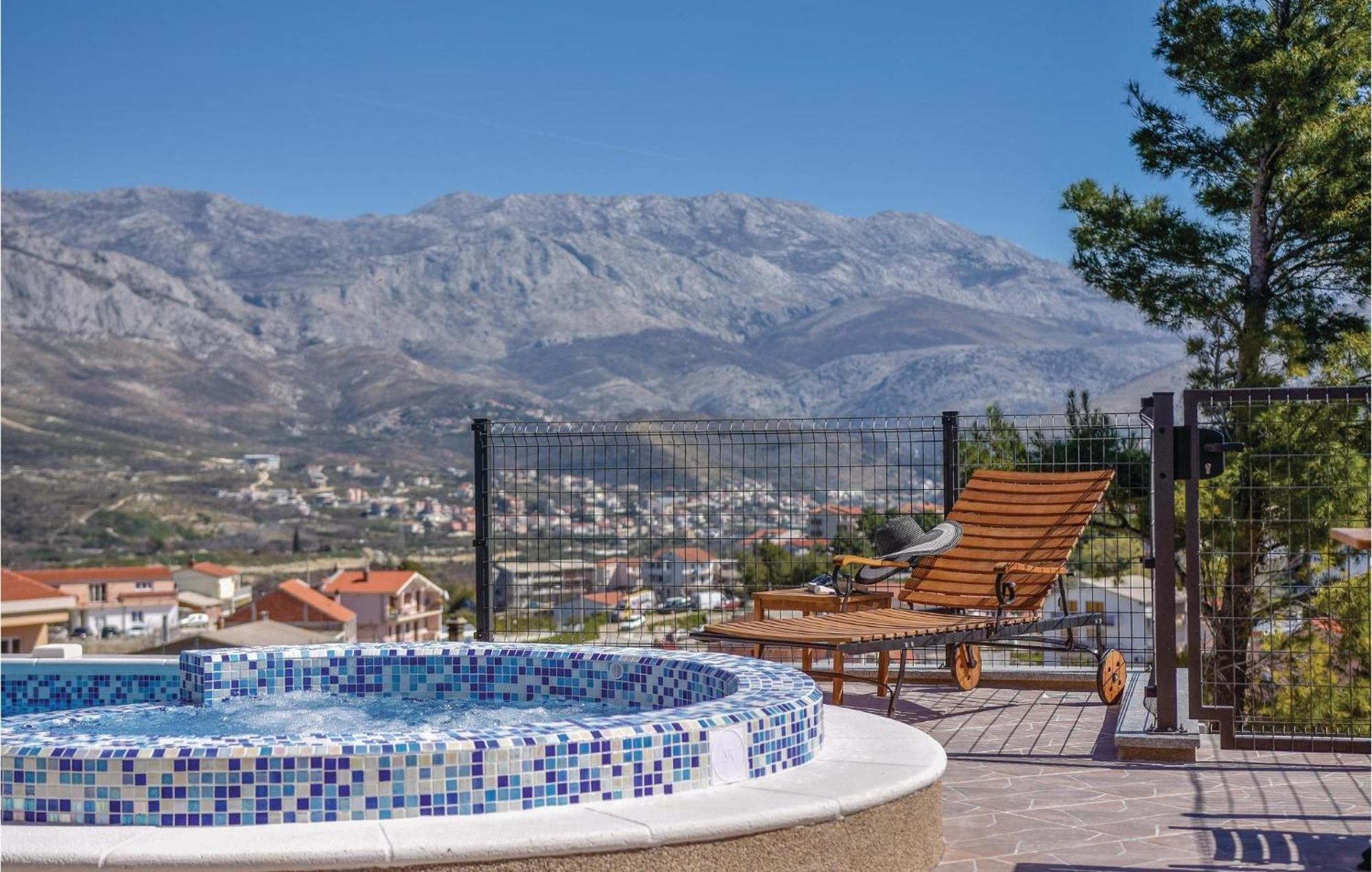 Lovely Home In Split With Jacuzzi Екстер'єр фото
