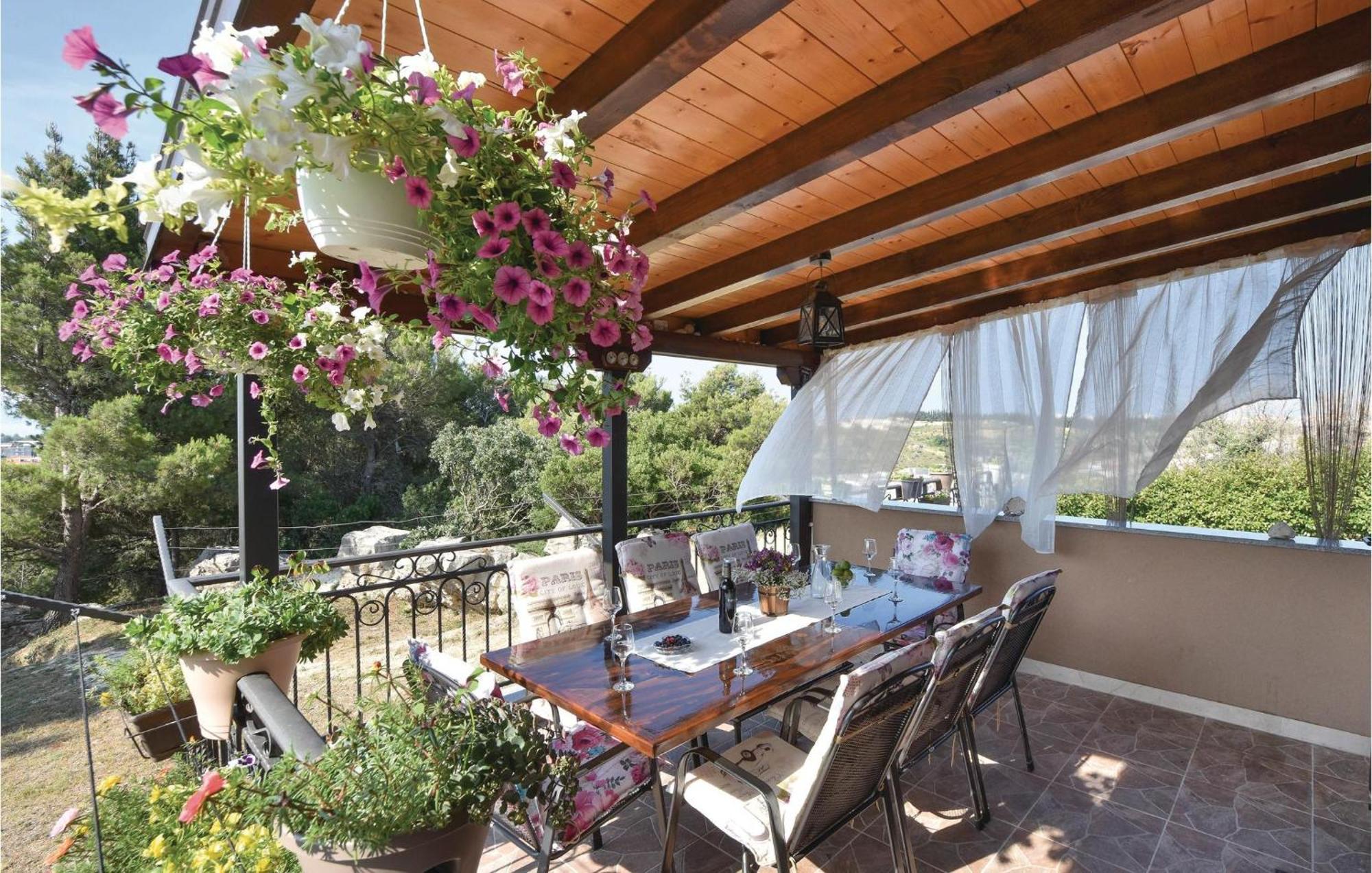 Lovely Home In Split With Jacuzzi Екстер'єр фото