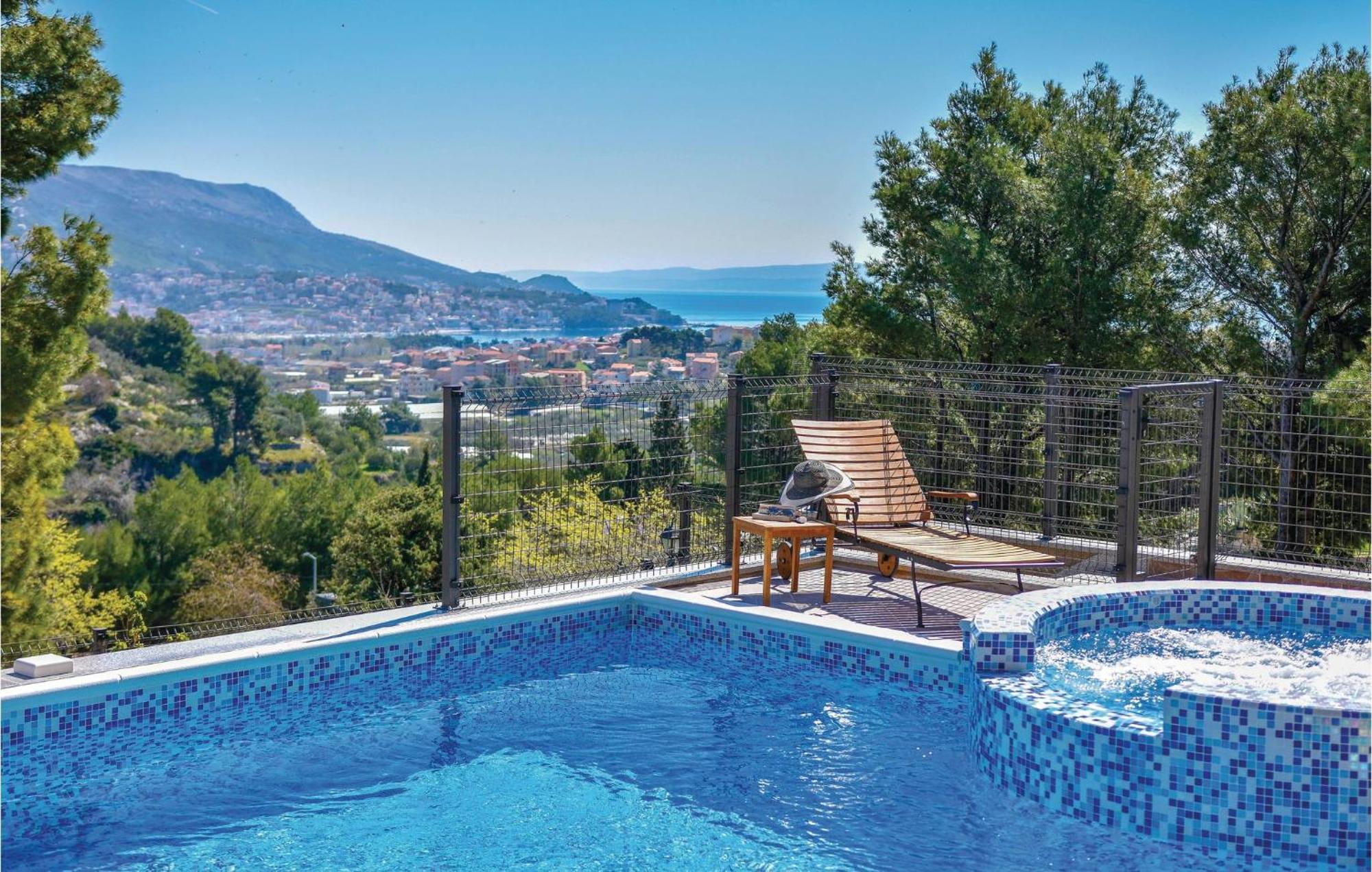 Lovely Home In Split With Jacuzzi Екстер'єр фото