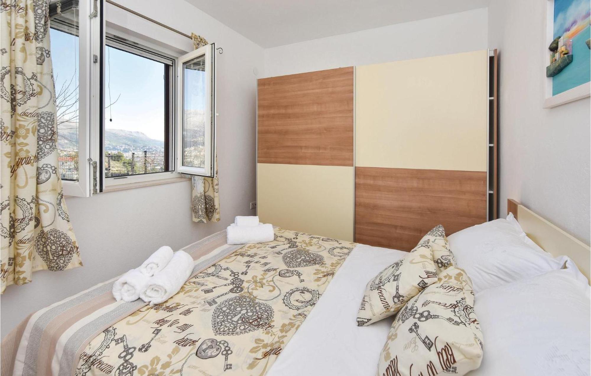 Lovely Home In Split With Jacuzzi Екстер'єр фото